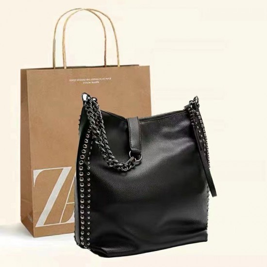 New Korean-Style Trendy Rivet Shoulder Bag - Fashion Casual Large-Capacity Crossbody Bucket Bag for Women, Wholesale Available