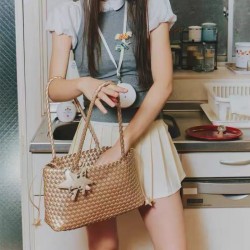 Qiangqiang's Same-Style Champagne Gold Handmade Woven Tote Bag - 2025 New Horizontal Large-Capacity Women's Shoulder/Handheld Bag